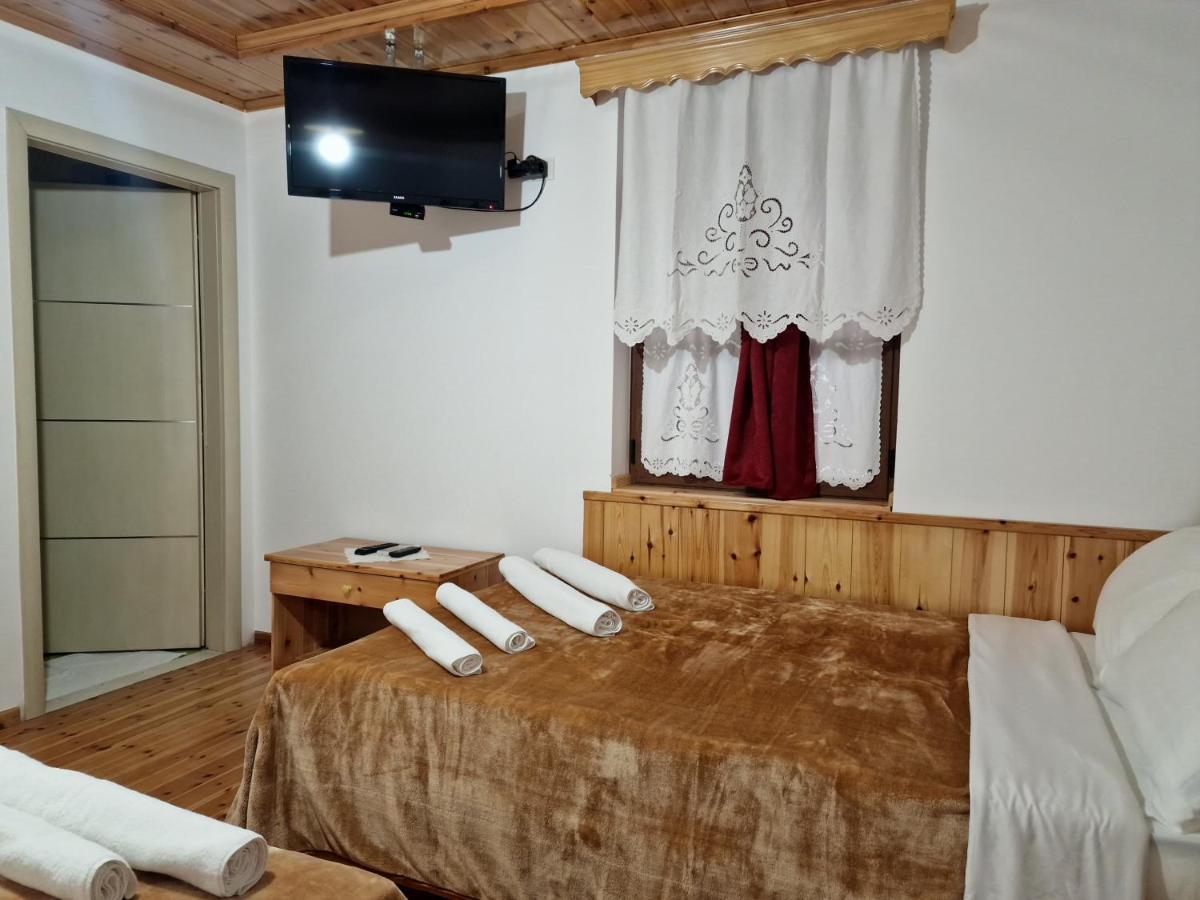 Hotel Domino Gjirokastër Екстериор снимка